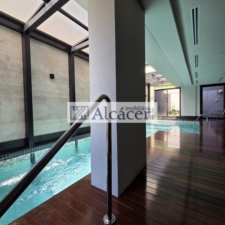 Apartamento para locacao no Sao Francisco em Curitiba com 77m² por R$ 5.125,00