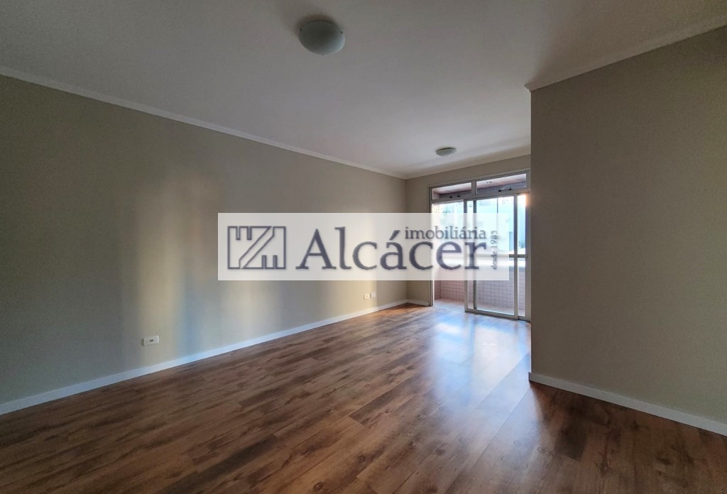 Apartamento para locacao no Champagnat em Curitiba com 136m² por R$ 4.187,50