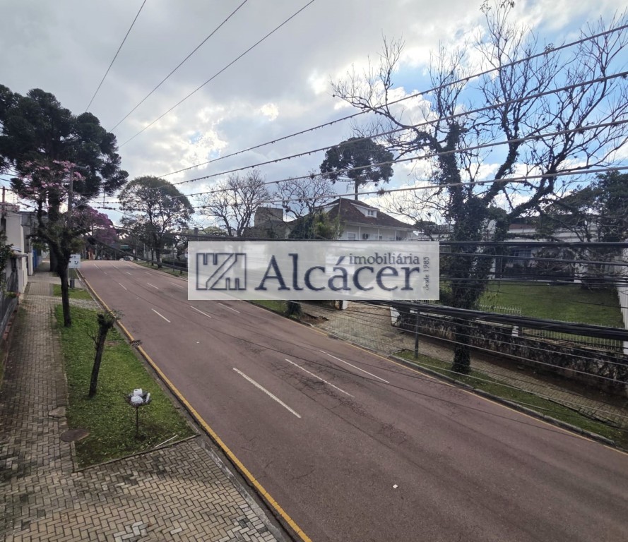 Casa à venda em Centro Civico, Curitiba — Portal Chave Fácil