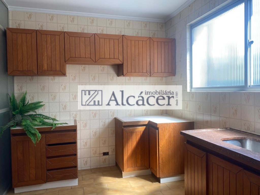 Apartamento para alugar em Alto Da Gloria, Curitiba — Imobiliária Razão