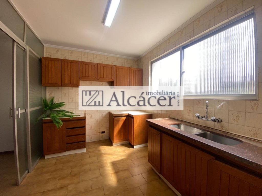 Apartamento para alugar em Alto Da Gloria, Curitiba — Imobiliária Razão