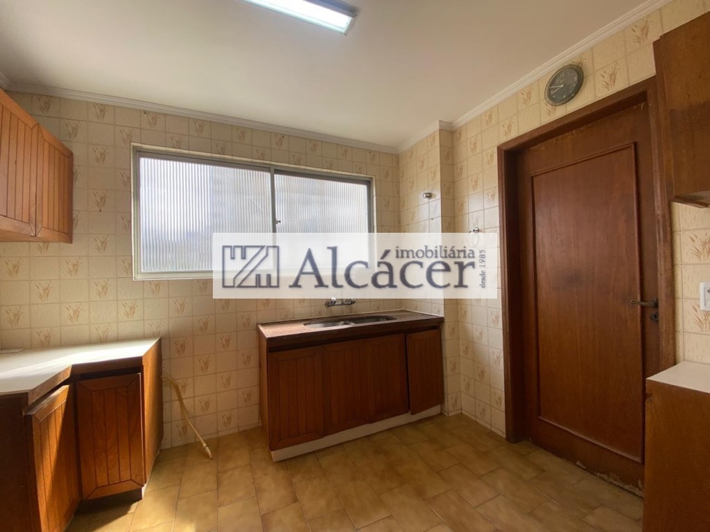 Apartamento para alugar em Alto Da Gloria, Curitiba — Imobiliária Razão
