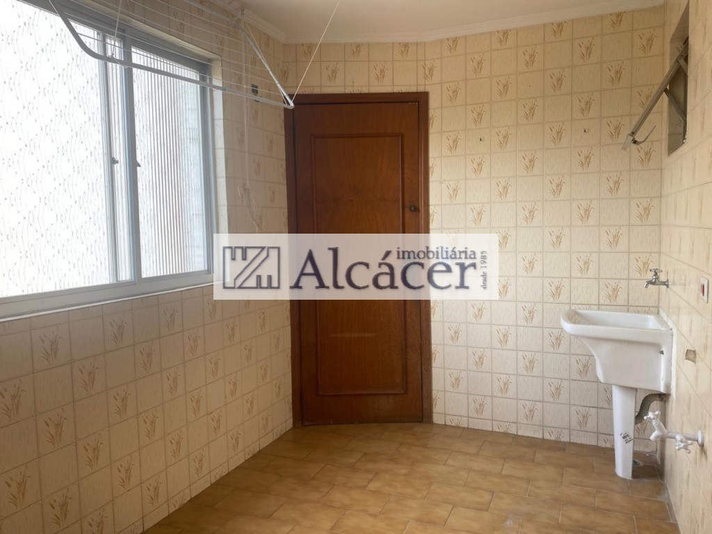 Apartamento para alugar em Alto Da Gloria, Curitiba — Imobiliária Razão