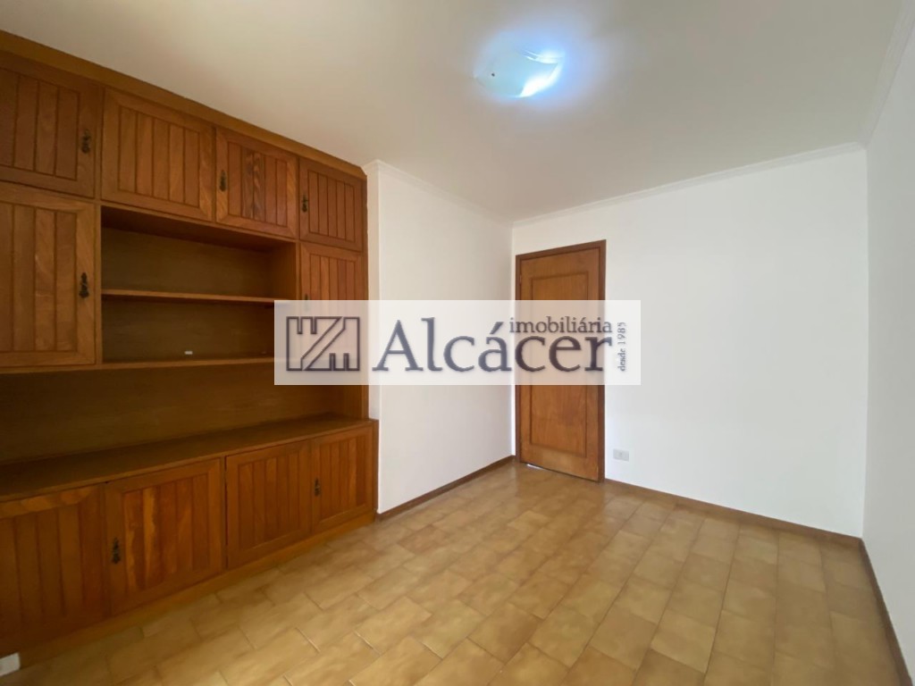 Apartamento para alugar em Alto Da Gloria, Curitiba — Imobiliária Razão