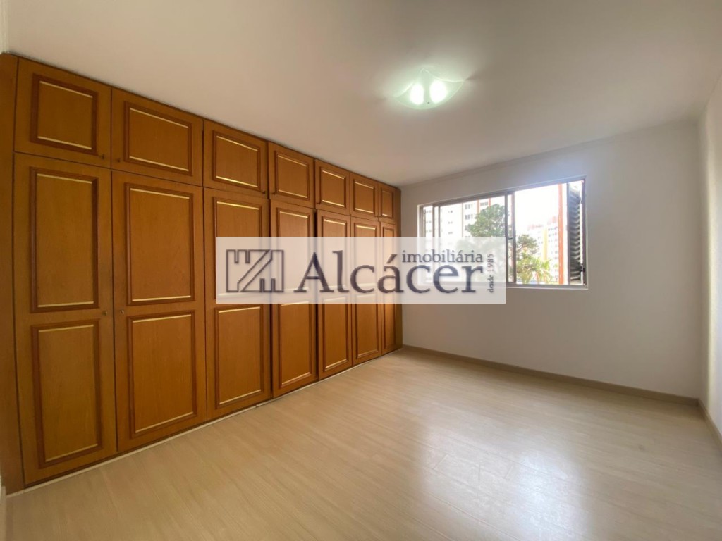 Apartamento para alugar em Alto Da Gloria, Curitiba — Imobiliária Razão