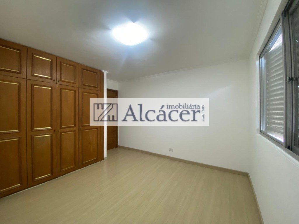 Apartamento para alugar em Alto Da Gloria, Curitiba — Imobiliária Razão