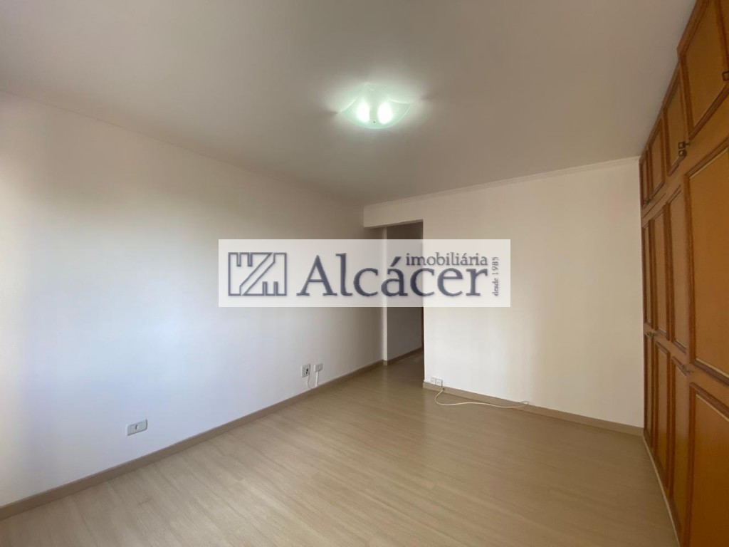 Apartamento para alugar em Alto Da Gloria, Curitiba — Imobiliária Razão