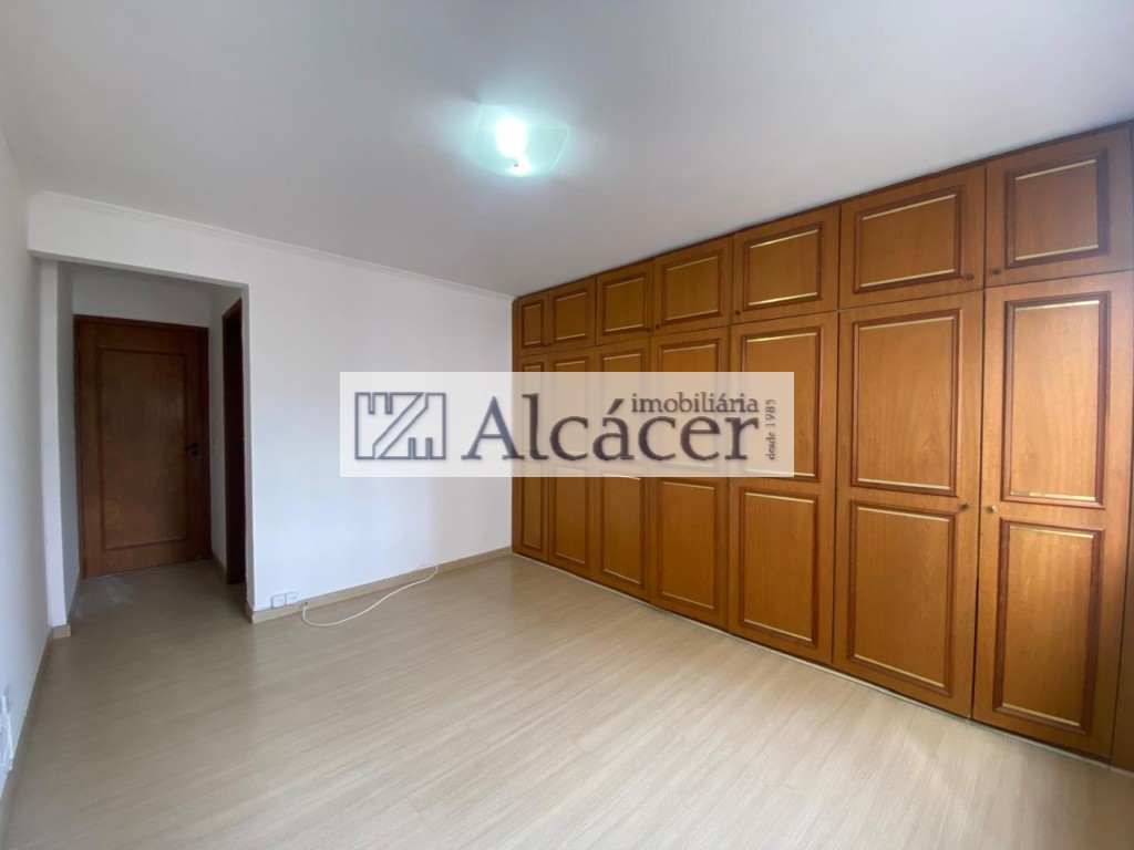 Apartamento para alugar em Alto Da Gloria, Curitiba — Imobiliária Razão