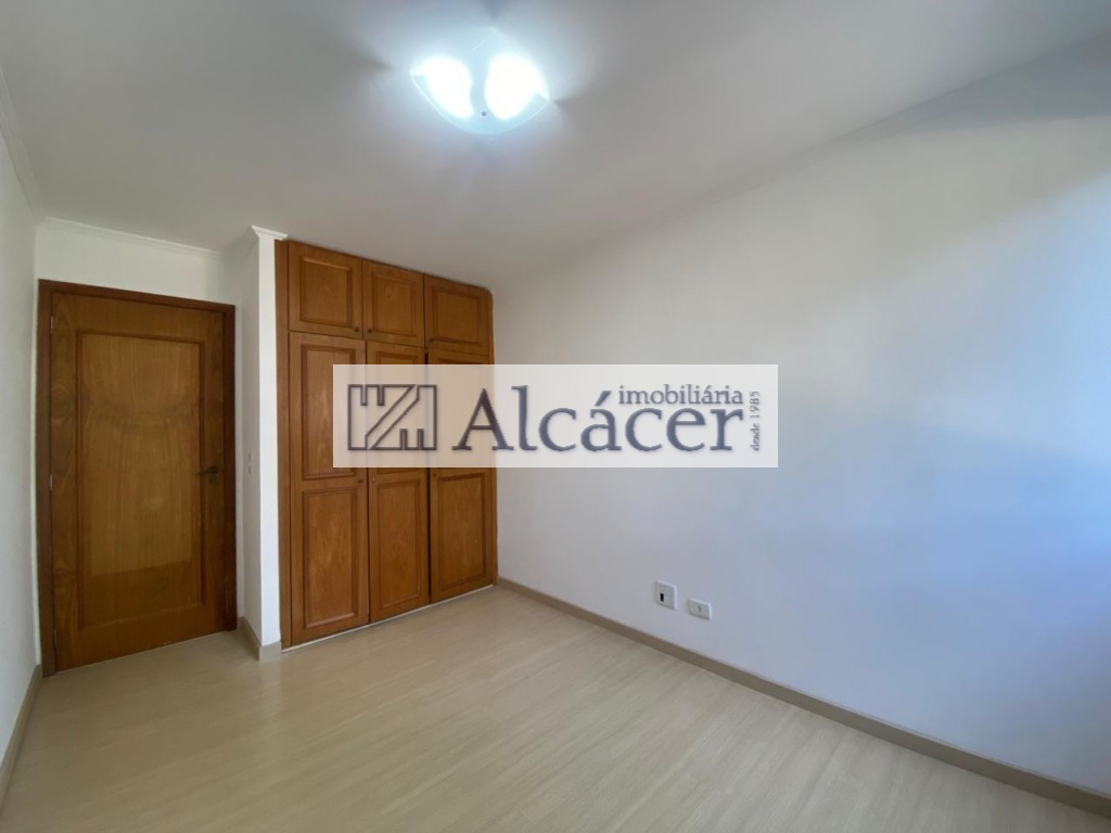 Apartamento para alugar em Alto Da Gloria, Curitiba — Imobiliária Razão