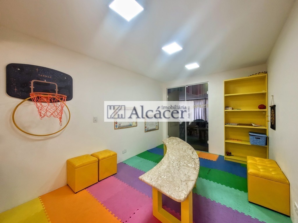 Apartamento para alugar em Alto Da Gloria, Curitiba — Imobiliária Razão