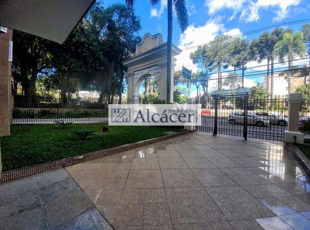 Apartamento para alugar em Alto Da Gloria, Curitiba — Imobiliária Razão