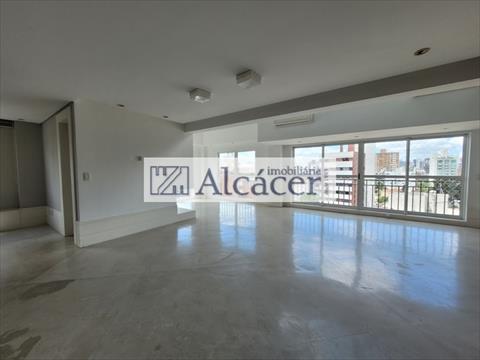 Apartamento para locacao no Bigorrilho em Curitiba com 250m² por R$ 8.125,00