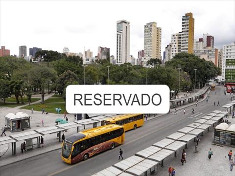 Apartamento para locacao no Centro em Curitiba com 135m² por R$ 2.125,00