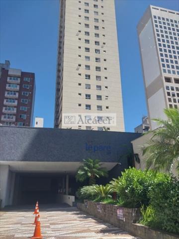 Apartamento para locacao no Centro em Curitiba com 52m² por R$ 2.812,00