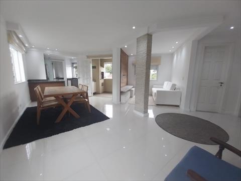 Apartamento para locacao no Vista Alegre em Curitiba com 72m² por R$ 3.625,00