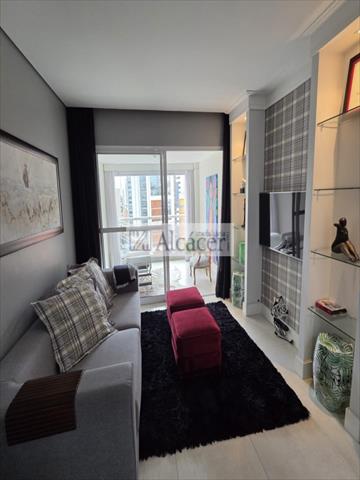 Apartamento para locacao no Centro em Curitiba com 110m² por R$ 6.875,00