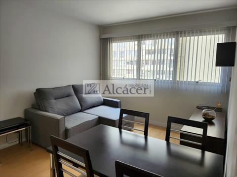Apartamento para locacao no Centro em Curitiba com 56m² por R$ 3.250,00