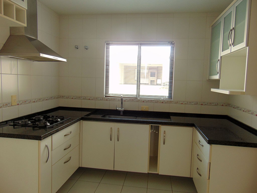 Sobrado para locacao no Centro em Campo Largo com 114,99m² por R$ 2.600,00