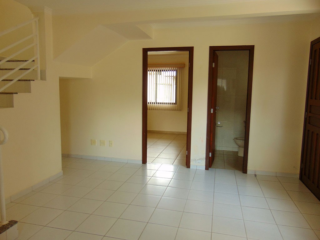 Sobrado para locacao no Centro em Campo Largo com 114,99m² por R$ 2.600,00