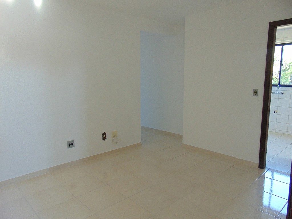 Apartamento para locacao no Centro em Campo Largo com 100,26m² por R$ 1.800,00