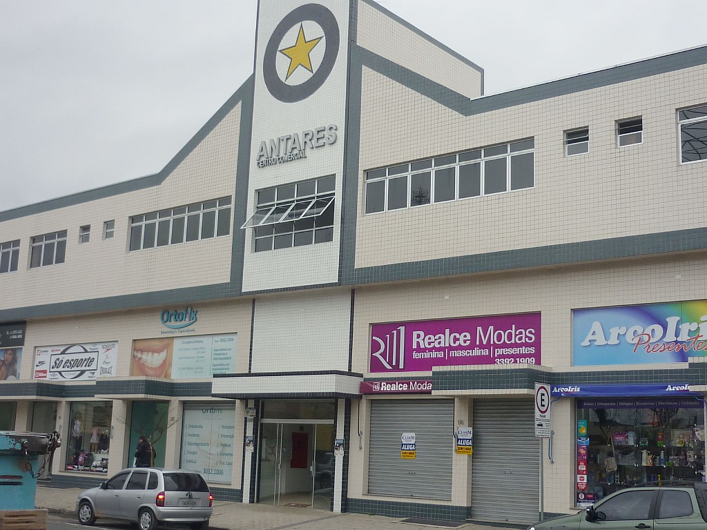 Sala Comercial para locacao no Centro em Campo Largo com 66,3m² por R$ 1.600,00