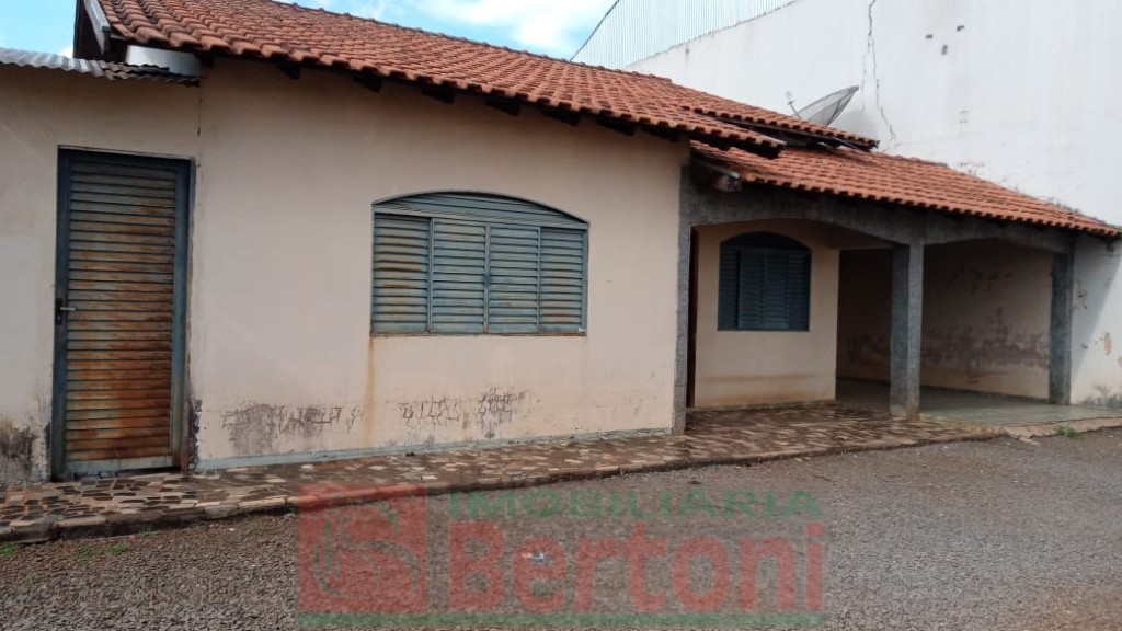 Residência para locacao no Centro em Arapongas com 0m² por R$ 1.250,00