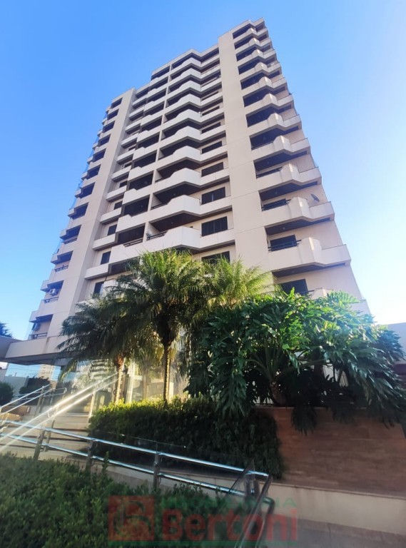 Apartamento para venda no Centro em Arapongas com 251m² por R$ 1.000.000,00