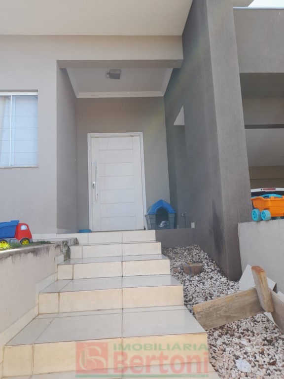 Residência para venda no Jardim Morumbi em Arapongas com 211m² por R$ 650.000,00