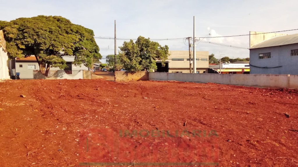 Terreno para venda no Jardim Petropolis em Arapongas com 800m² por R$ 960.000,00