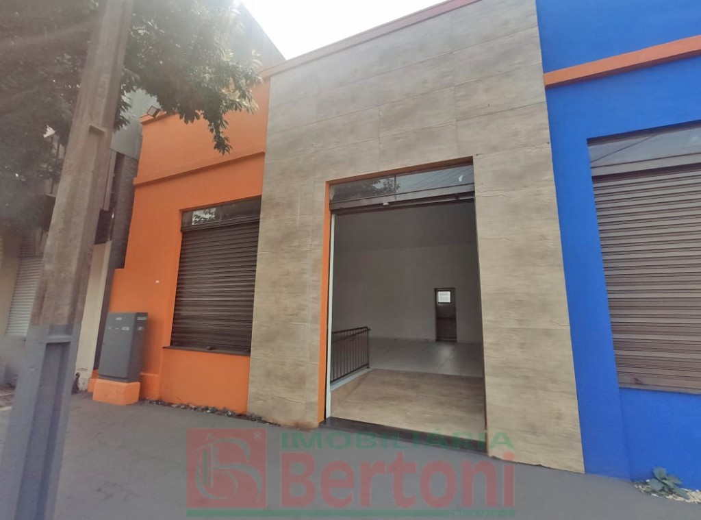 Sala Comercial para vendalocacaovenda e locacao no Centro em Arapongas com 300m² por R$ 1.800.000,001.370,00