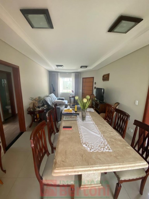 Residência para venda no Jardim Santa Alice em Arapongas com 170m² por R$ 899.000,00