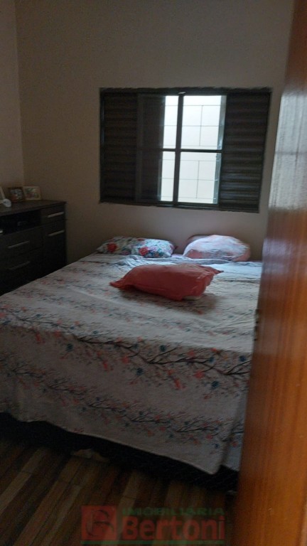 Residência para venda no Jardim Interlagos em Arapongas com 72m² por R$ 260.000,00