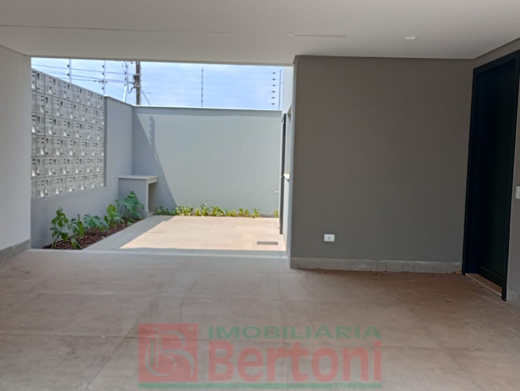 Residência para venda no Jardim Portal das Flores em Arapongas com 200m² por R$ 1.180.000,00