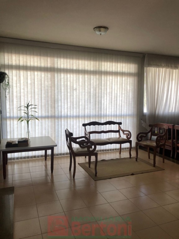 Residência para venda no Vila Sao Joao em Arapongas com 310m² por R$ 1.600.000,00