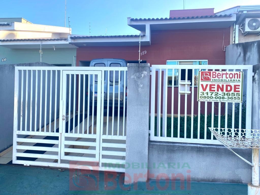 Residência para venda no Jardim Santo Antonio em Arapongas com 70m² por R$ 220.000,00