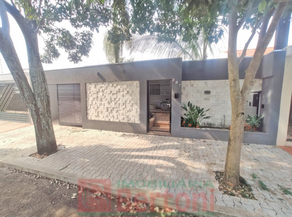 Residência para venda no Jardim dos Passaros em Arapongas com 183m² por R$ 600.000,00