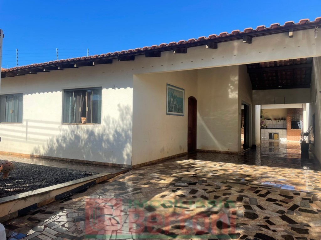 Residência para venda no Jardim Alto da Boa Vista em Arapongas com 150m² por R$ 220.000,00