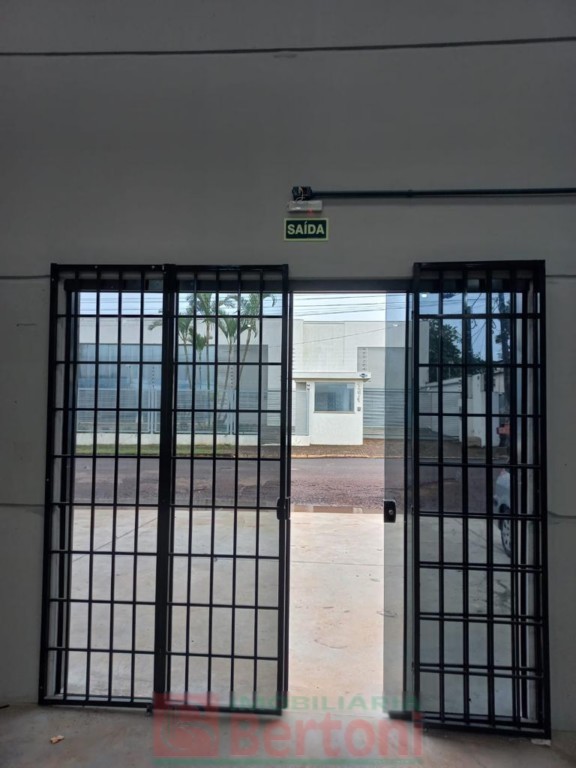 Barracão para locacao no Parque Industrial V em Arapongas com 320m² por R$ 3.600,00