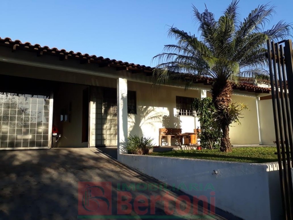 Residência para venda no Conjunto Ulisses Guimaraes em Arapongas com 70m² por R$ 160.000,00