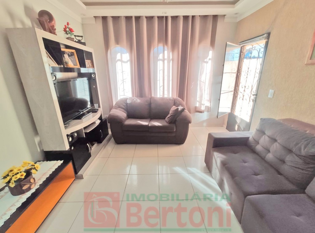 Residência para venda no Centro em Arapongas com 260m² por R$ 750.000,00