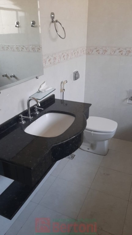 Residência para venda no Vila Sao Joao em Arapongas com 225,72m² por R$ 1.300.000,00