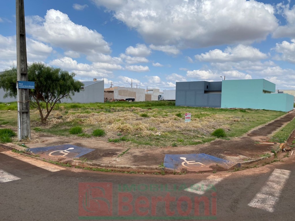 Terreno para venda no Jardim Interlagos II em Arapongas com 315m² por R$ 150.000,00