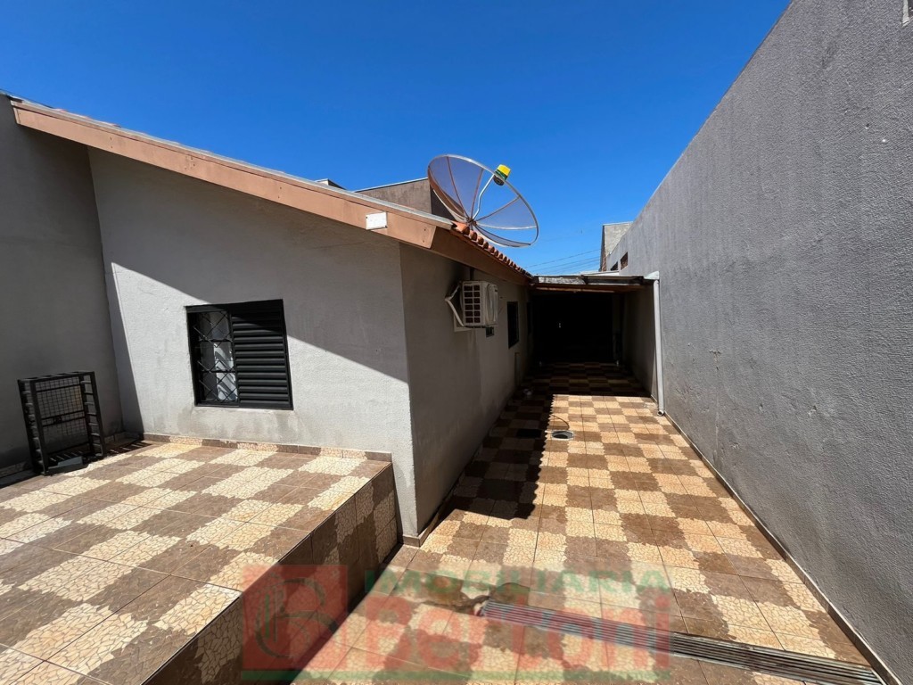 Residência para venda no Jardim Interlagos em Arapongas com 60m² por R$ 128.000,00
