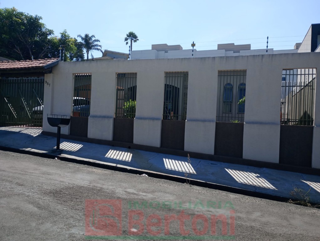 Residência para venda no Jardim Panorama em Arapongas com 167,12m² por R$ 400.000,00