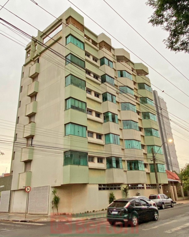 Apartamento para venda no Centro em Arapongas com 179,47m² por R$ 550.000,00