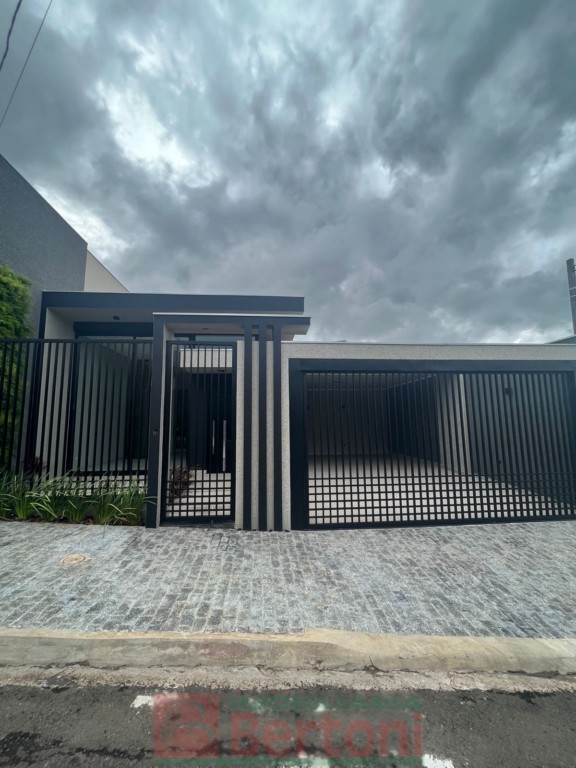 Residência para venda no Jardim Santa Alice em Arapongas com 240m² por R$ 1.450.000,00