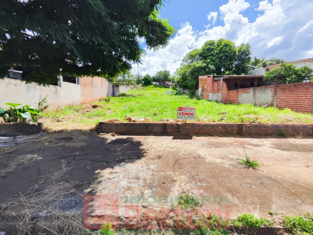 Terreno para venda no Jardim Baroneza em Arapongas com 0m² por R$ 380.000,00