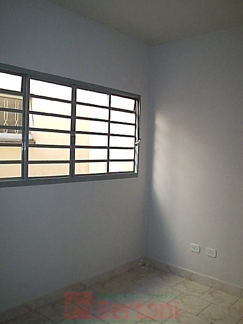 Apartamento para locacao no Centro em Arapongas com 0m² por R$ 1.300,00