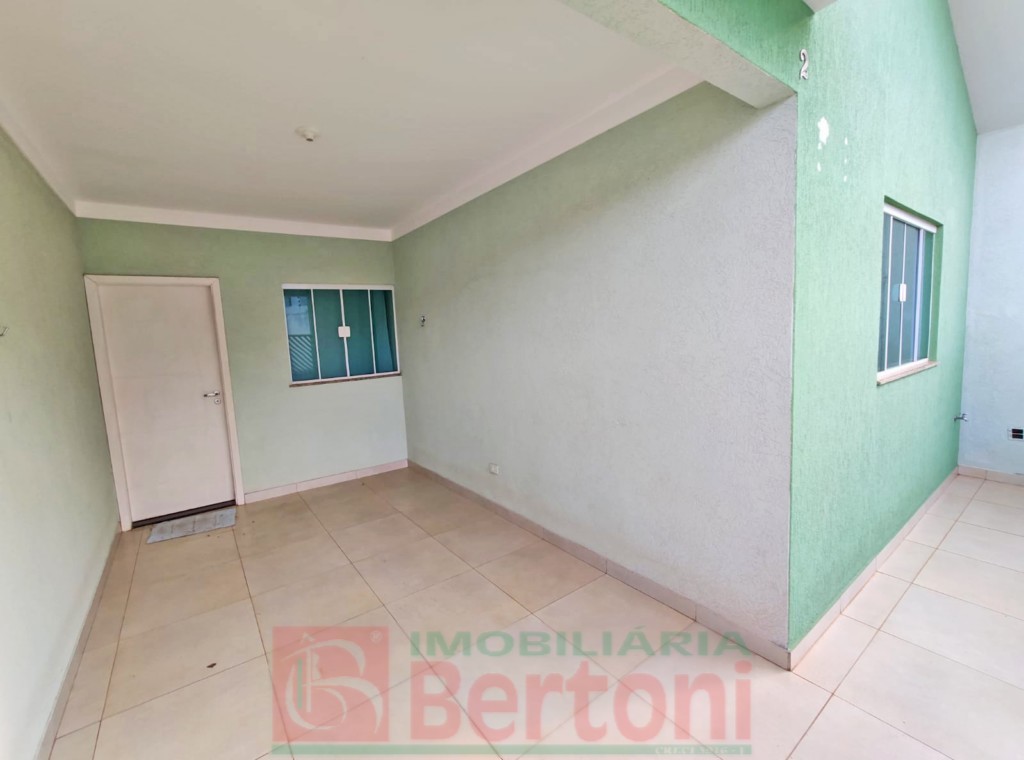 Residência para venda no Jardim Santo Antonio em Arapongas com 66,85m² por R$ 160.000,00