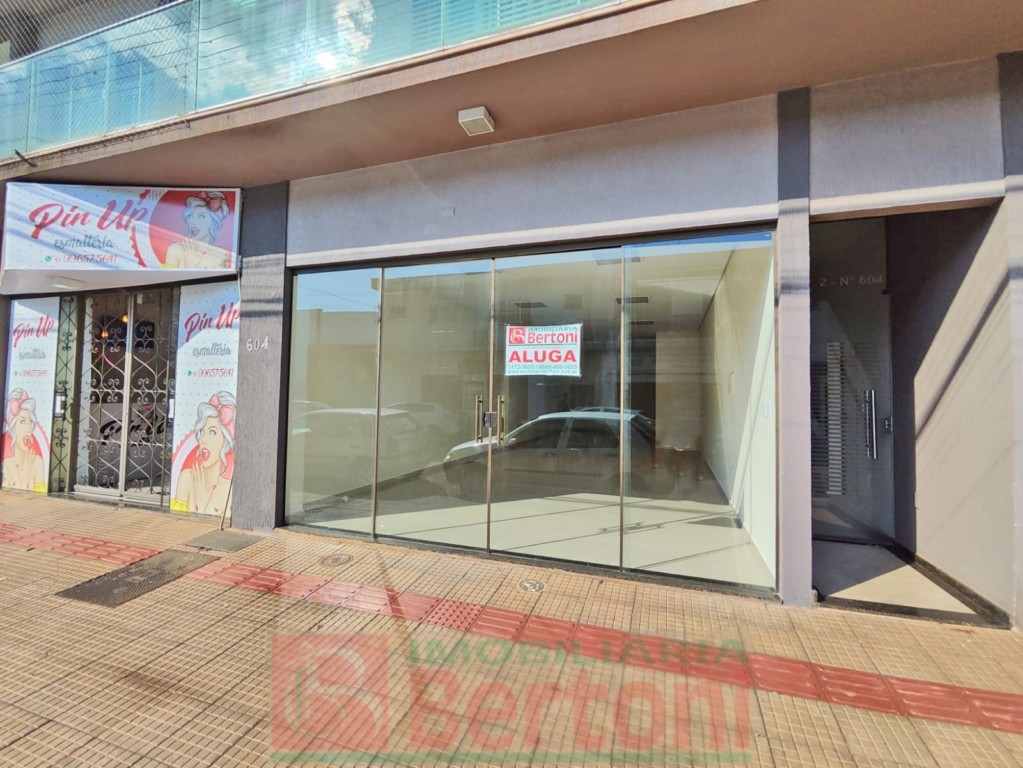 Sala Comercial para locacao no Centro em Arapongas com 0m² por R$ 2.200,00